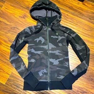 Athleta Camo fleece lined jacket hoodie xxs